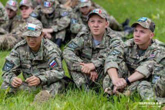 Лагерь «Авангард», лазертаг: Портрет бойца в шлеме LASERWAR — №370