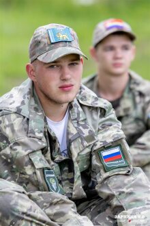 Фото «Зарницы 2.0»: Полный рост: камуфляж и берцы на плацу — №384