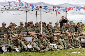 Фото «Зарницы 2.0»: Инструктаж команды перед лазертаг-миссией — №402