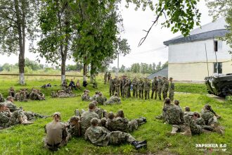 Фото «Зарницы 2.0»: Портрет бойца в шлеме LASERWAR — №450