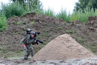 Лазертаг LASERWAR: Группа с тагерами LASERWAR в камуфляже — №483