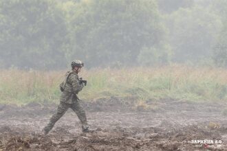 Лагерь «Авангард», лазертаг: Полный рост: камуфляж и берцы на плацу — №544