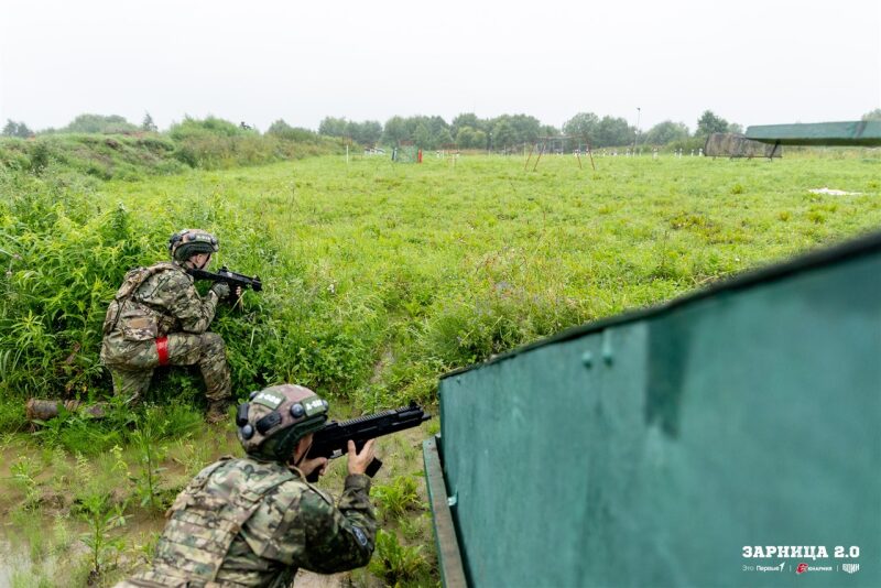 Фото «Зарницы 2.0»: Движение цепочкой по полевой дороге — №594