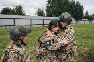 Фото «Зарницы 2.0»: Полный рост: камуфляж и берцы на плацу — №624