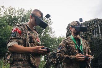 Турнир «Зарницы 2.0» LASERWAR: Строй участников на плацу лагеря «Авангард» — №641