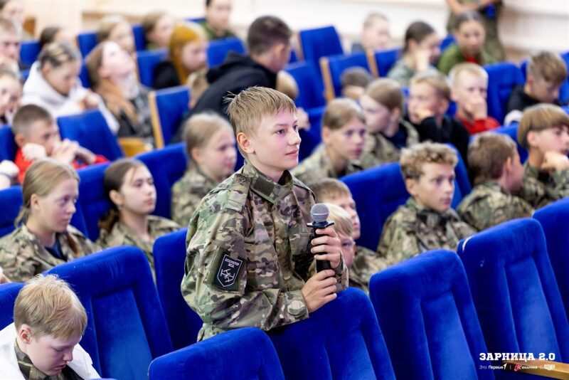 Фото «Зарницы 2.0»: Инструктаж команды перед лазертаг-миссией — №762