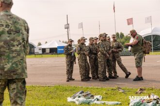 LASERWAR на «Зарнице 2.0»: тактическая стойка на склоне песчаного поля в лазертаг-дне «Зарницы»