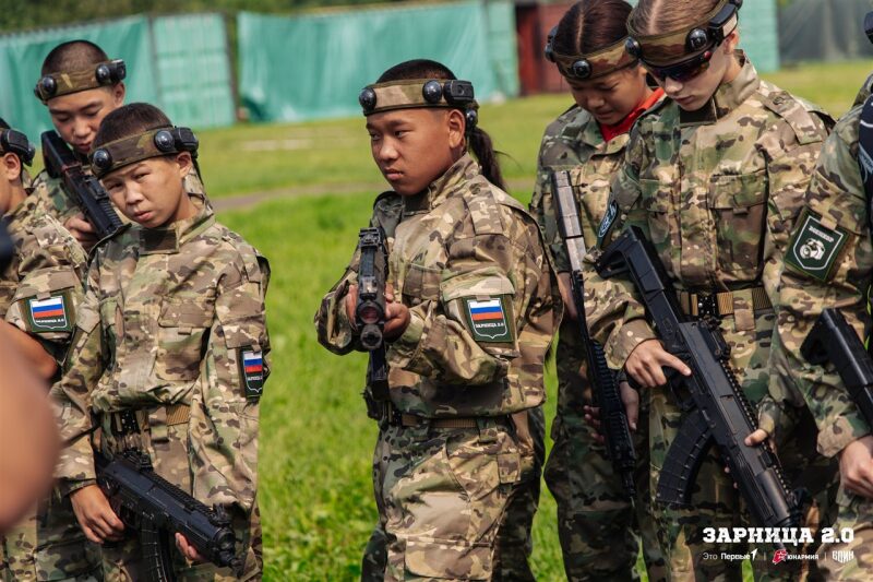 Фото «Зарницы 2.0»: связка напарников на маршруте «Зарницы» на полигоне «Зарницы 2.0»