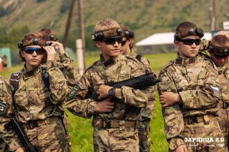 «Зарница 2.0»: привал у палаток лагеря «Авангард» на «Зарнице 2.0»