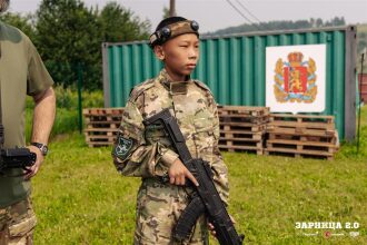 LASERWAR на «Зарнице 2.0»: сбор команды у информационного маркера в лазертаг-дне «Зарницы»