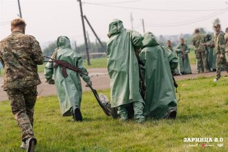 Фото «Зарницы 2.0»: Инструктаж команды перед лазертаг-миссией — №162