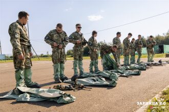 Лазертаг LASERWAR: Группа с тагерами LASERWAR в камуфляже — №243