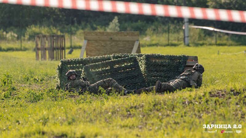 Фото «Зарницы 2.0»: Инструктаж команды перед лазертаг-миссией — №282
