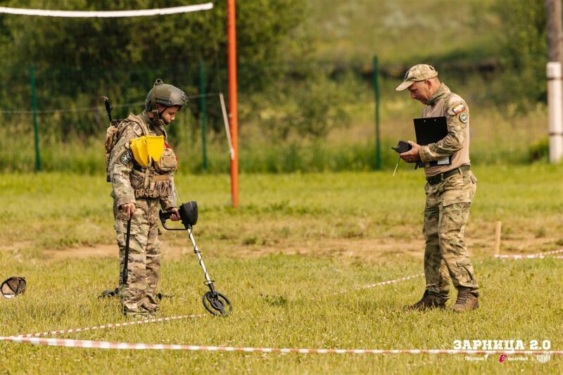 Турнир «Зарницы 2.0» LASERWAR: Группа с тагерами LASERWAR в камуфляже — №323