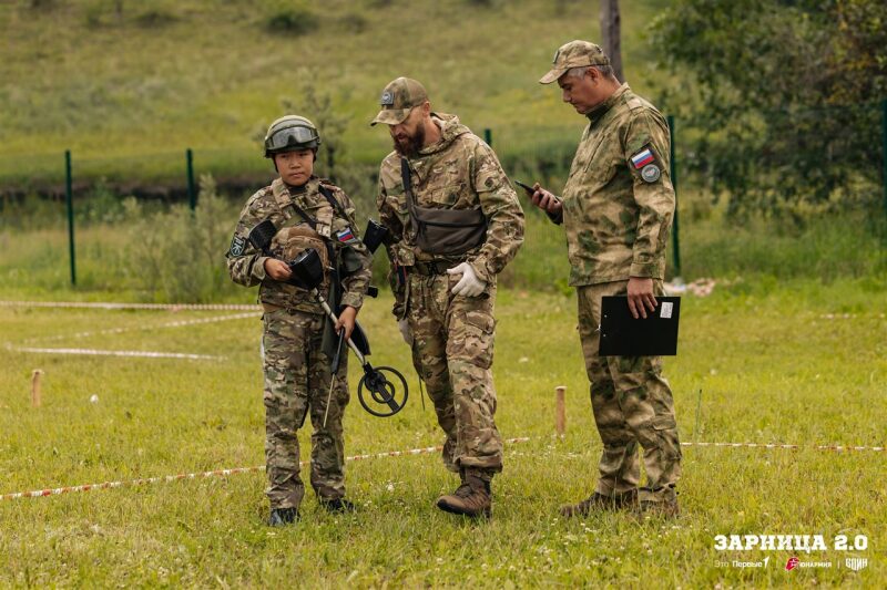 Фото «Зарницы 2.0»: Движение цепочкой по полевой дороге — №354