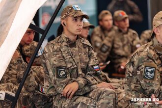 Лагерь «Авангард», лазертаг: Инструктаж команды перед лазертаг-миссией — №442