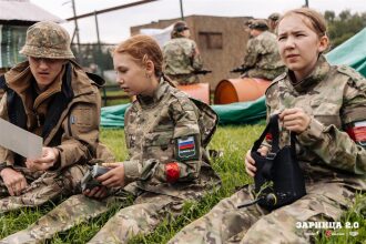 Турнир «Зарницы 2.0» LASERWAR: Ряд тактических шлемов в построении — №545