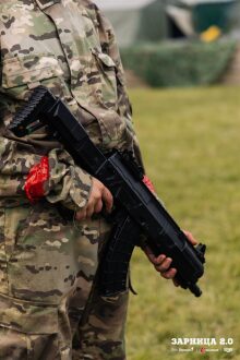Лазертаг LASERWAR: Отряд проходит мимо бетонного сооружения — №615