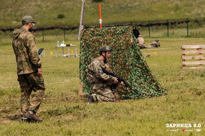 Фото «Зарницы 2.0»: Широкий кадр строя на тренировочном поле — №618
