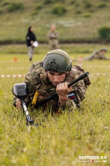 Фото «Зарницы 2.0»: Тактическая стойка на склоне песчаного поля — №654
