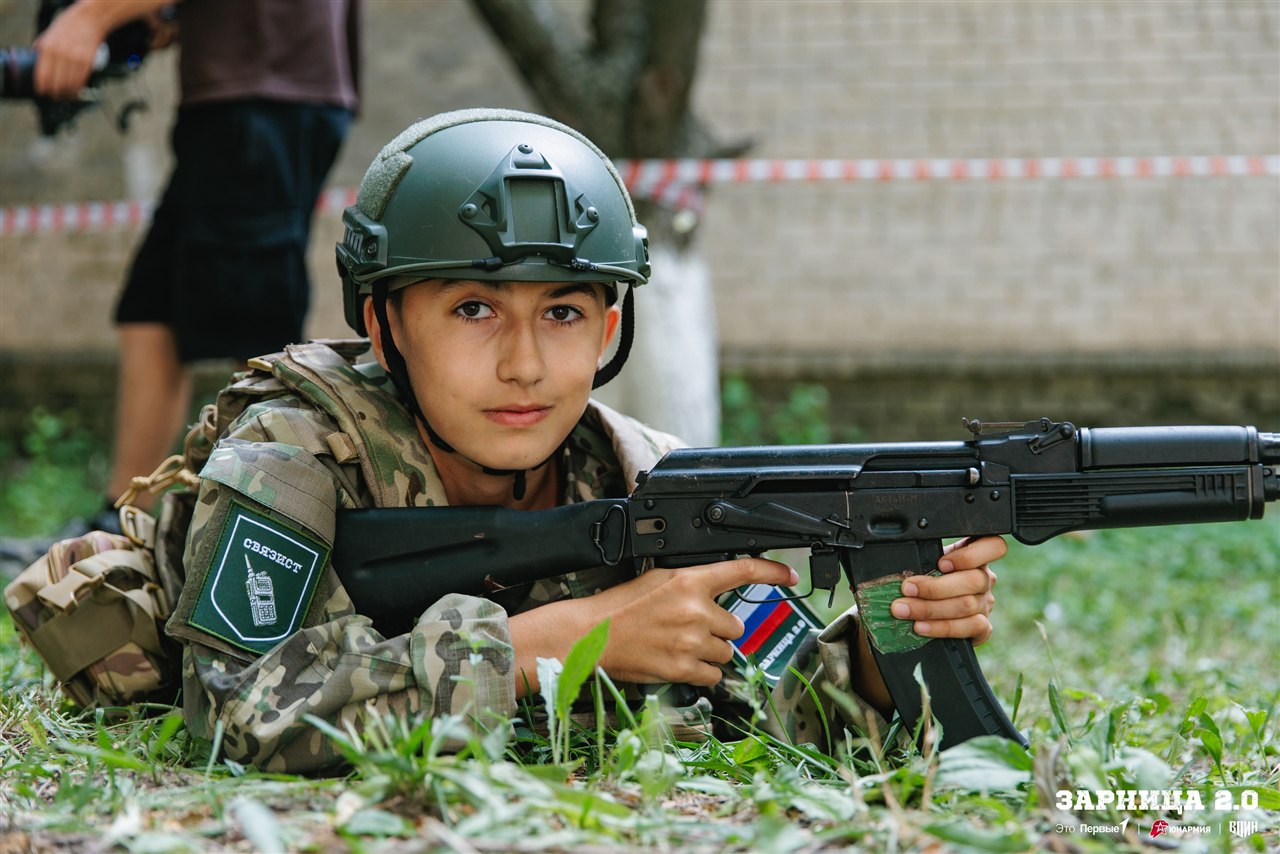 Фото «Зарницы 2.0»: наблюдение с возвышенности полигона на полигоне «Зарницы 2.0»