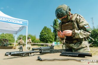 Фото «Зарницы 2.0»: скрытная позиция в зелени на полигоне на полигоне «Зарницы 2.0»