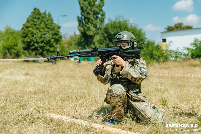 Лазертаг LASERWAR: Колонна участников вдоль грунтовой дороги — №129