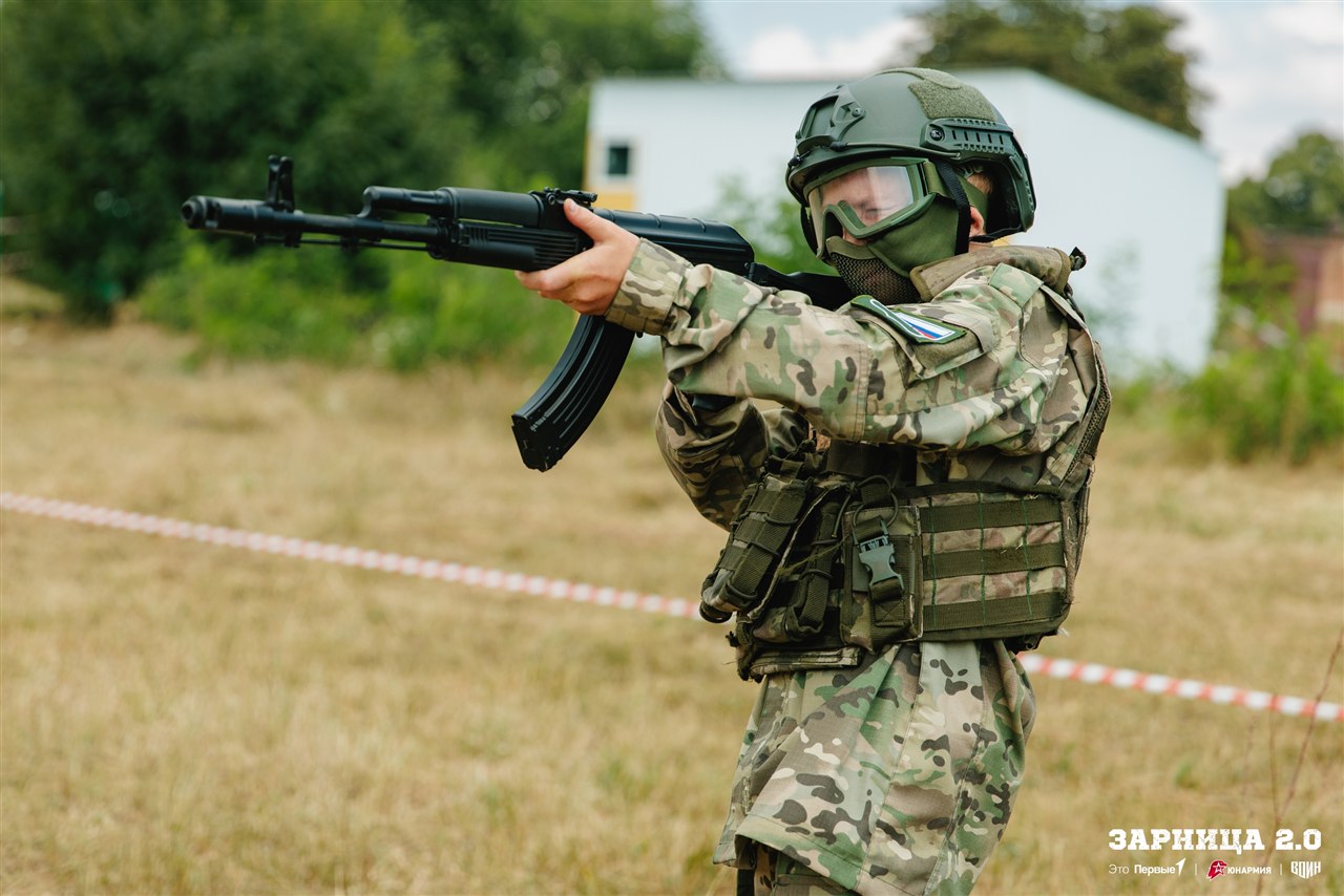 Турнир «Зарницы 2.0» LASERWAR: Строй участников на плацу лагеря «Авангард» — №161