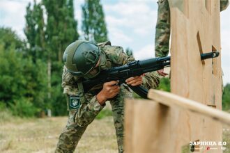 Турнир «Зарницы 2.0» LASERWAR: Групповой портрет отряда на полигоне — №233
