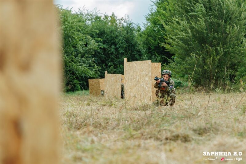 Турнир «Зарницы 2.0» LASERWAR: Строй участников на плацу лагеря «Авангард» — №281