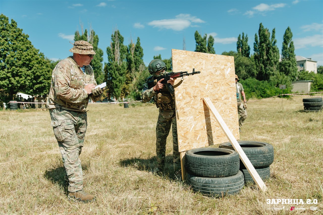 Фото «Зарницы 2.0»: Широкий кадр строя на тренировочном поле — №378
