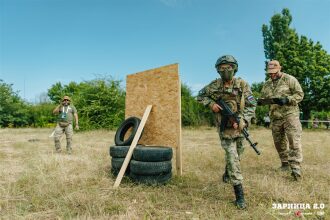 Лагерь «Авангард», лазертаг: Портрет бойца в шлеме LASERWAR — №490