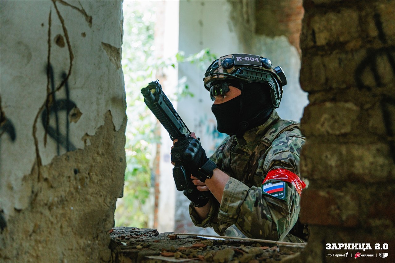 Турнир «Зарницы 2.0» LASERWAR: Ряд тактических шлемов в построении — №665