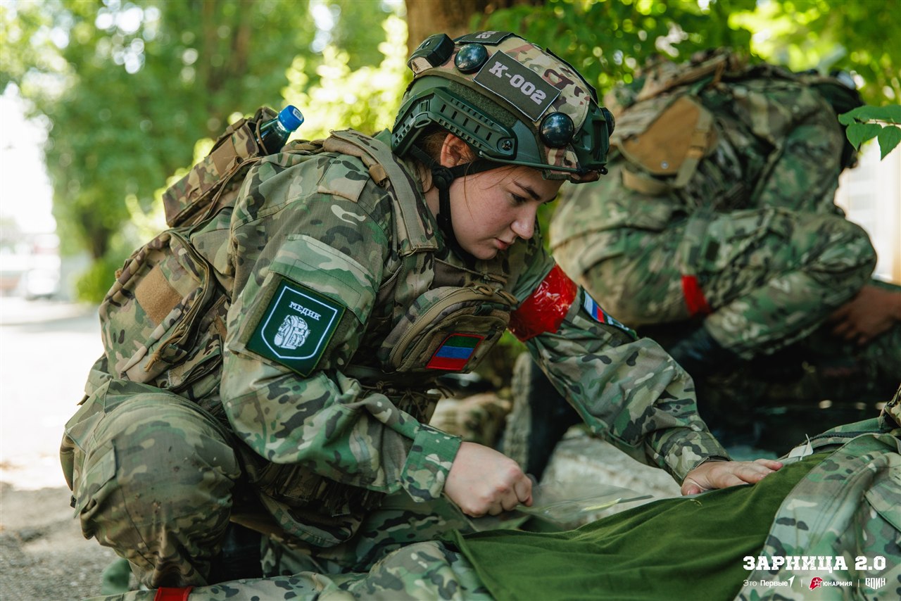 Турнир «Зарницы 2.0» LASERWAR: Группа с тагерами LASERWAR в камуфляже — №683