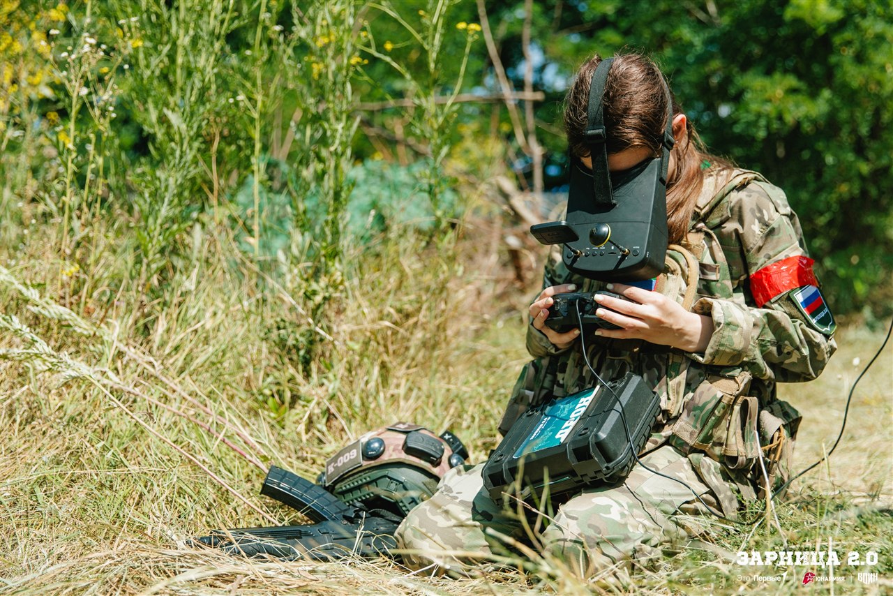 Лазертаг LASERWAR: Группа с тагерами LASERWAR в камуфляже — №723