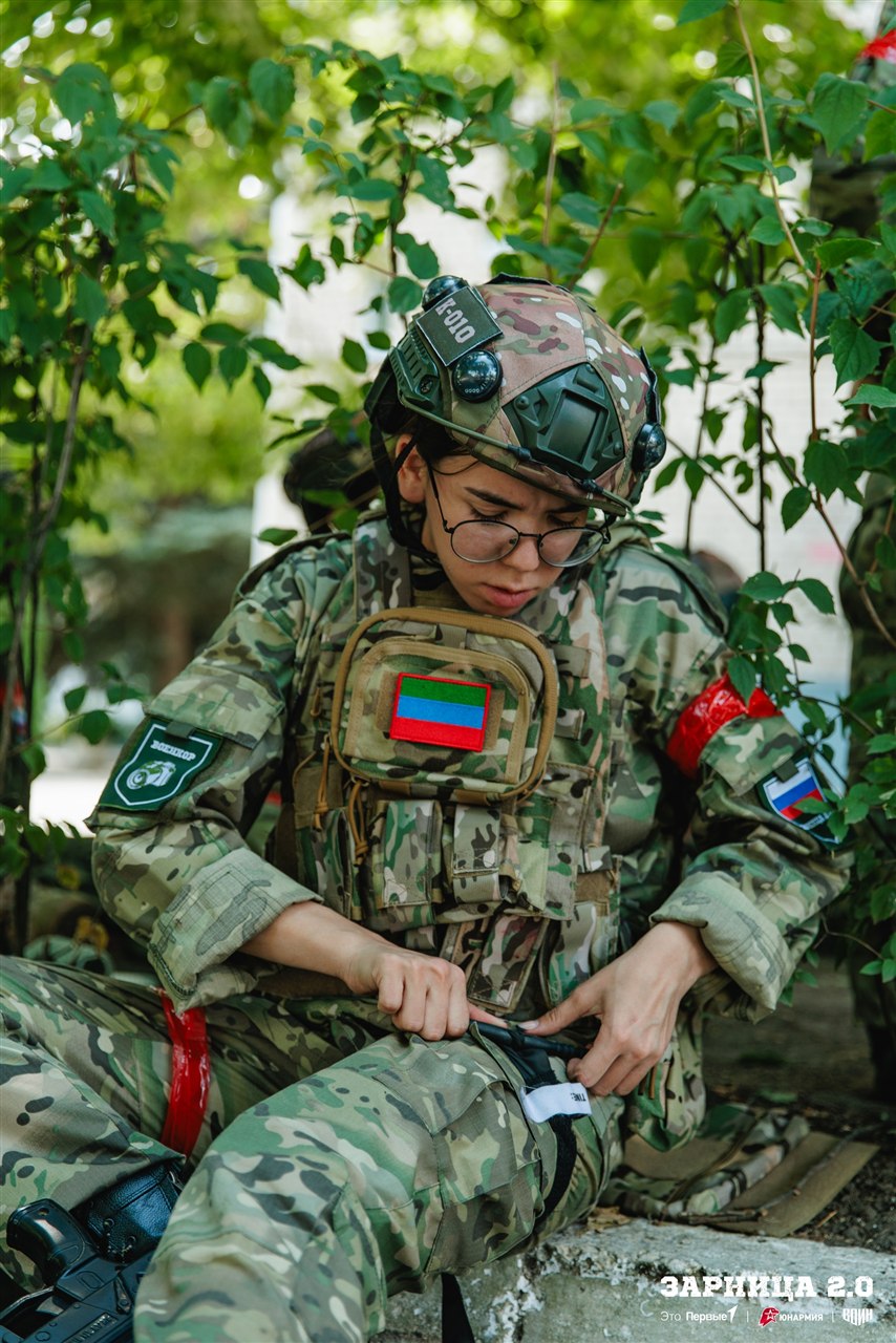 Фото «Зарницы 2.0»: Широкий кадр строя на тренировочном поле — №738