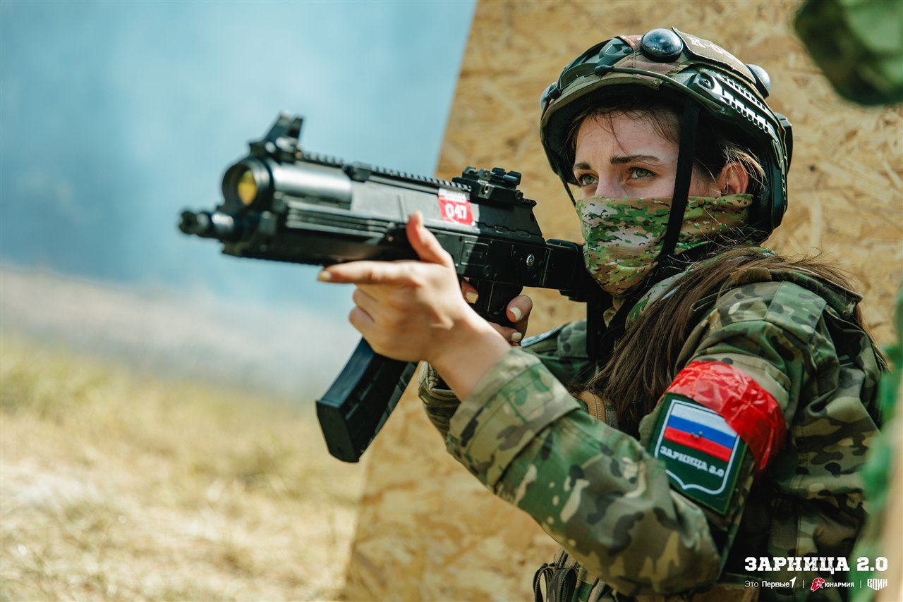 Фото «Зарницы 2.0»: Инструктаж команды перед лазертаг-миссией — №762