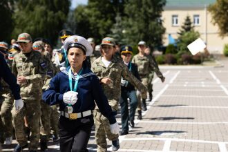 Фото «Зарницы 2.0»: Низкая стойка в сухой траве с тагером — №816
