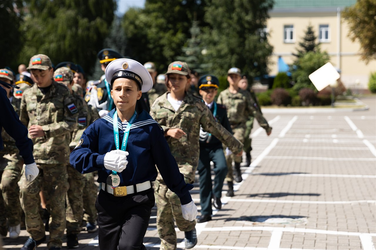 Фото «Зарницы 2.0»: Низкая стойка в сухой траве с тагером — №816