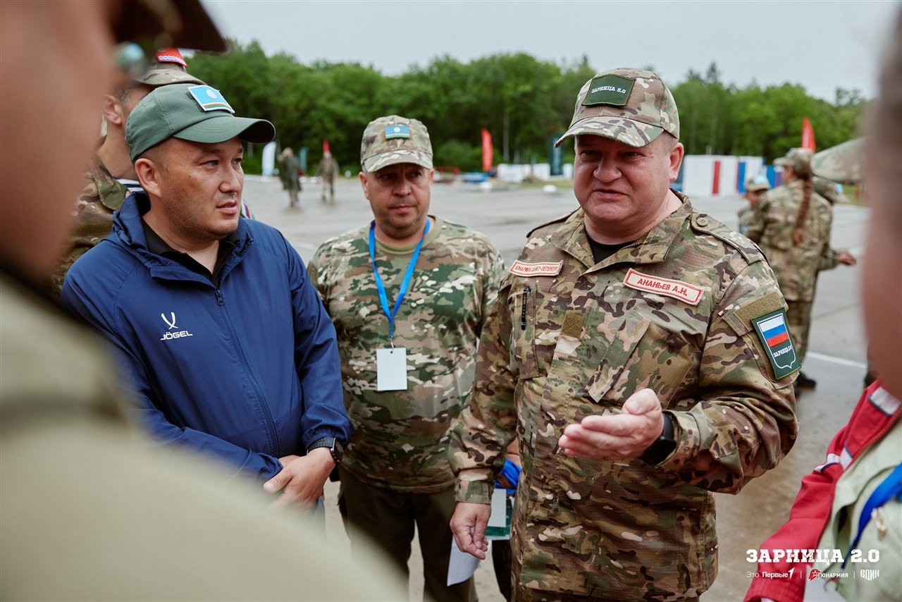 Фото «Зарницы 2.0»: наблюдение с возвышенности полигона на полигоне «Зарницы 2.0»