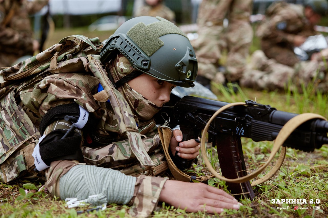 Фото «Зарницы 2.0»: связка напарников на маршруте «Зарницы» на полигоне «Зарницы 2.0»