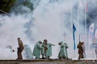 Лагерь «Авангард», лазертаг: церемониальный кадр игрового дня в лагере «Авангард»
