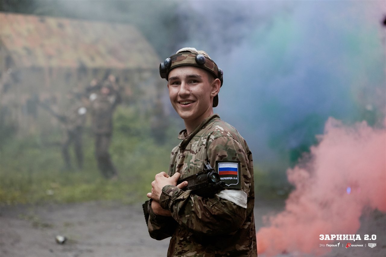 Фото «Зарницы 2.0»: Инструктаж команды перед лазертаг-миссией — №282