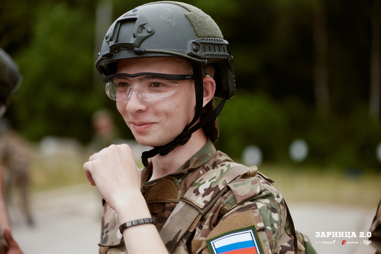 Фото «Зарницы 2.0»: Выход отряда на старт миссии «Зарницы» — №324
