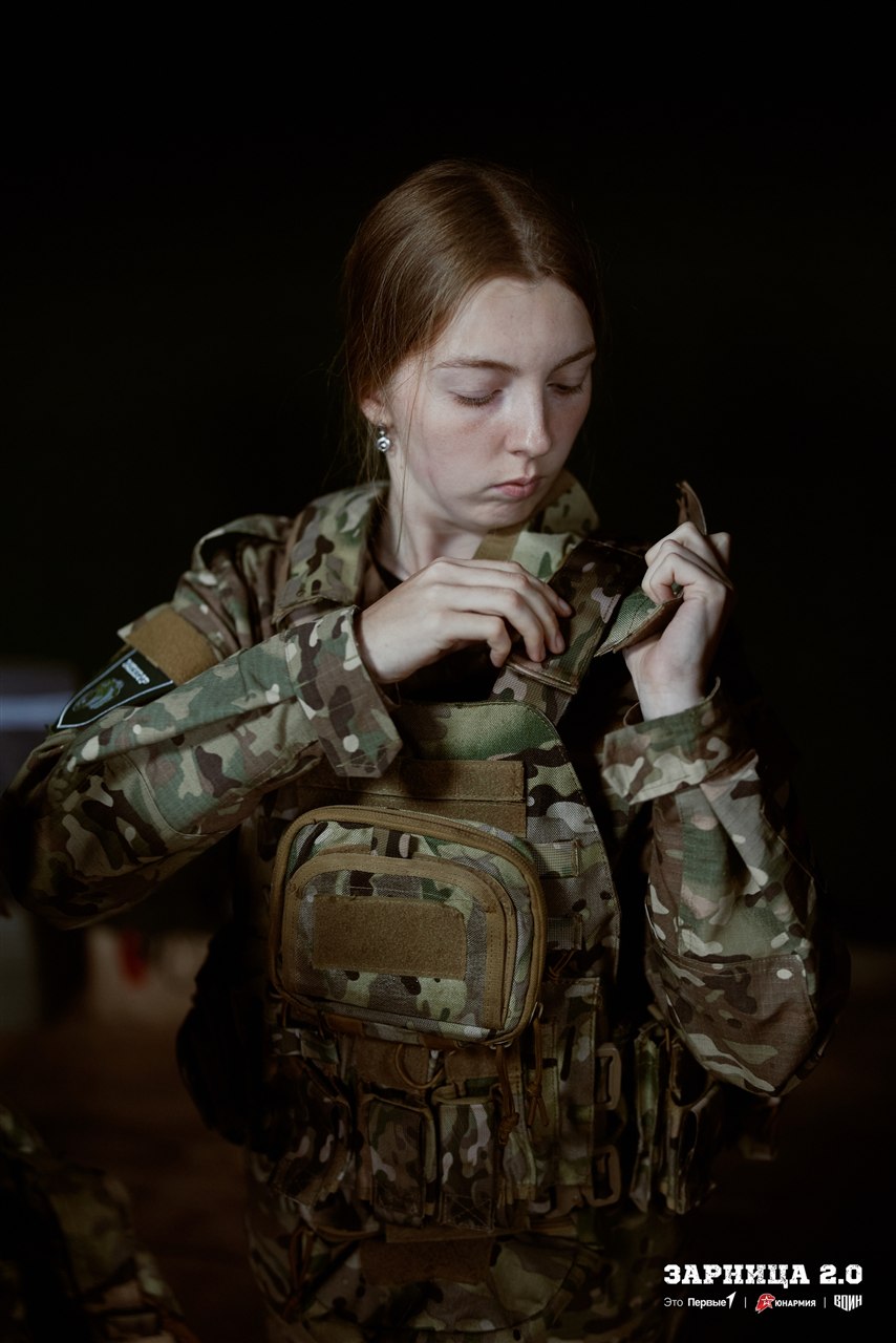Фото «Зарницы 2.0»: Низкая стойка в сухой траве с тагером — №456