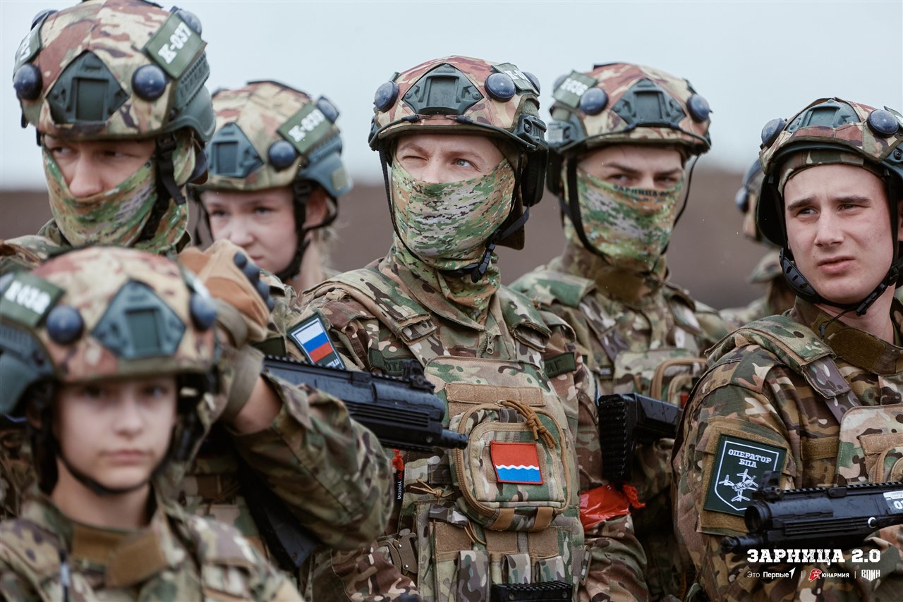 Лазертаг LASERWAR: Группа с тагерами LASERWAR в камуфляже — №483
