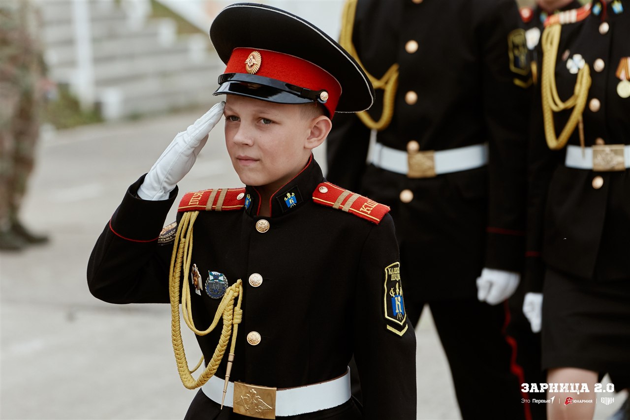 Фото «Зарницы 2.0»: Инструктаж команды перед лазертаг-миссией — №762
