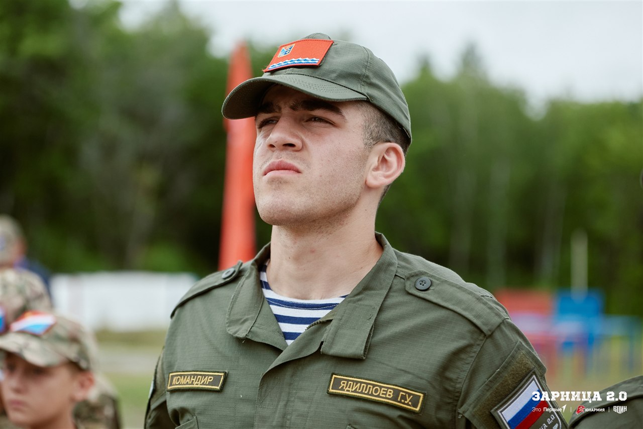 Лазертаг LASERWAR: Строй участников на плацу лагеря «Авангард» — №921