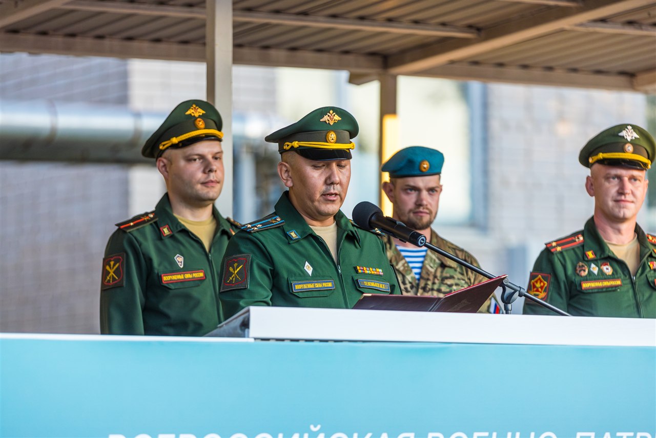 Фото «Зарницы 2.0»: скрытная позиция в зелени на полигоне на полигоне «Зарницы 2.0»