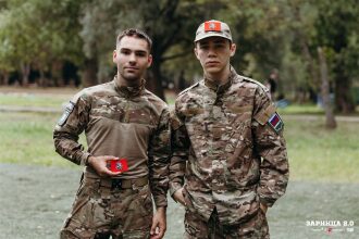 Фото «Зарницы 2.0»: Тактическая стойка на склоне песчаного поля — №174